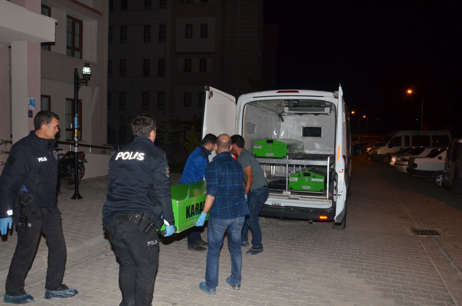 Eğlencede korkunç son; 7'nci kattan düşüp ölen arkadaşlarını bırakıp, kaçtılar