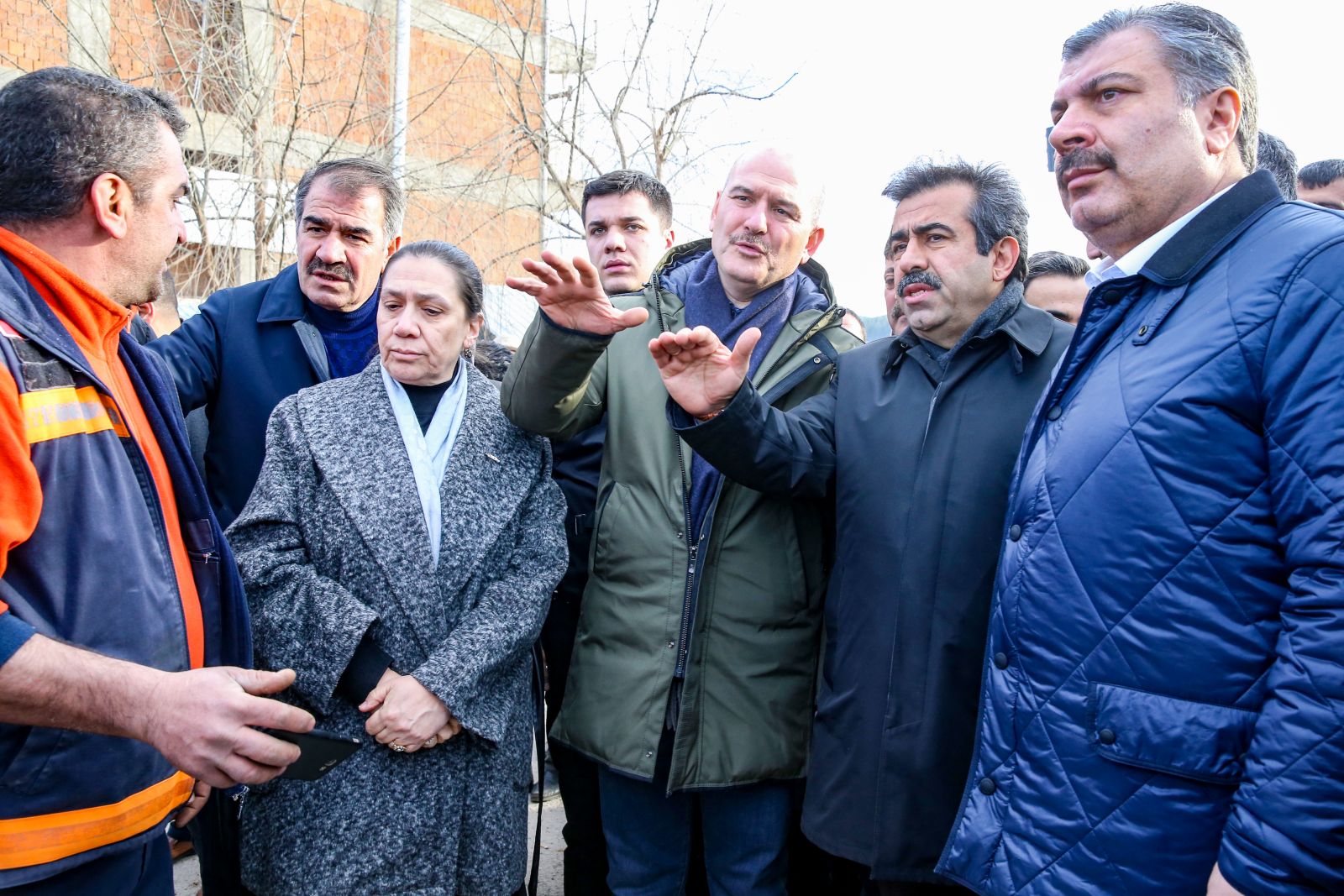 Bakanlar depremzedeleri bir an yalnız bırakmadı