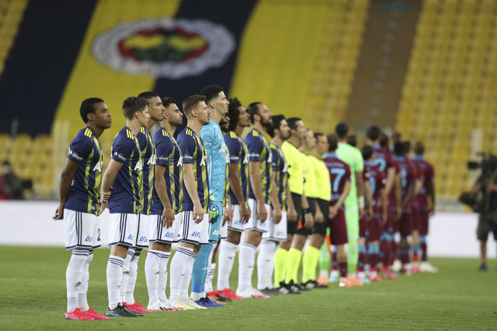 Ziraat Türkiye Kupası'nda ilk finalist Trabzonspor (Fenerbahçe 1-3 Trabzonspor)