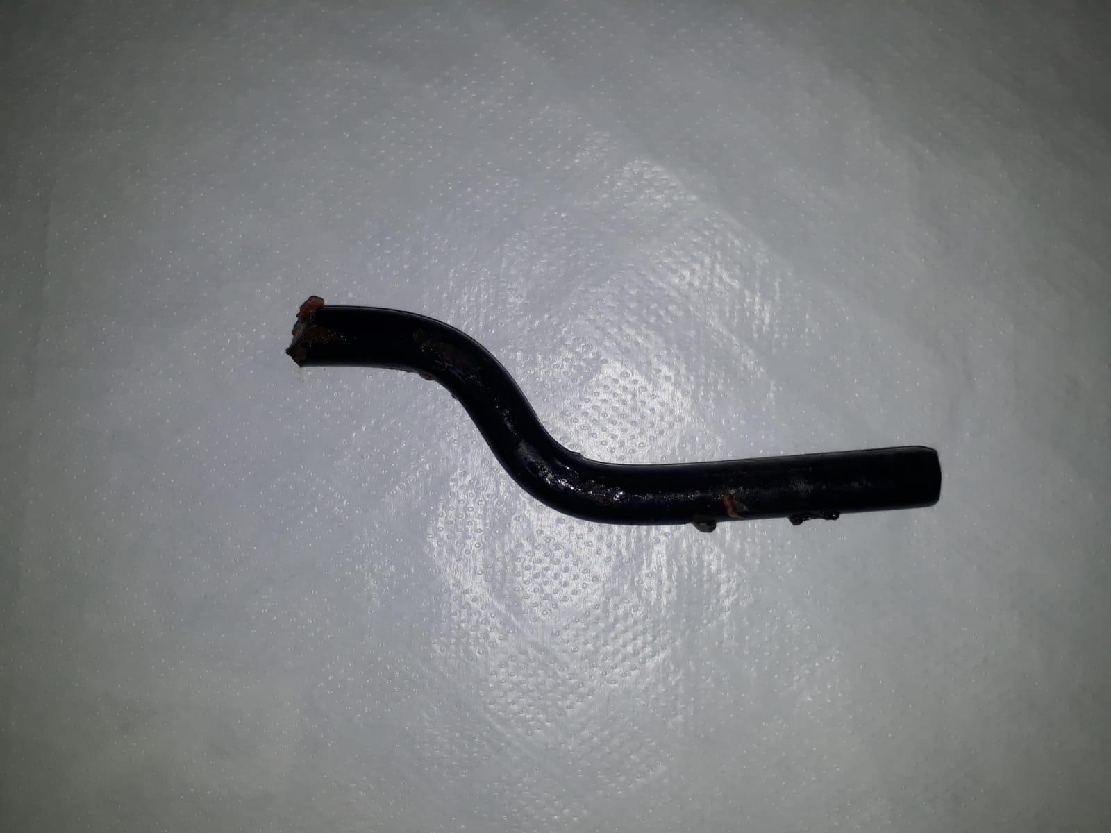 Motosikletin pedalı bacağına saplandı!