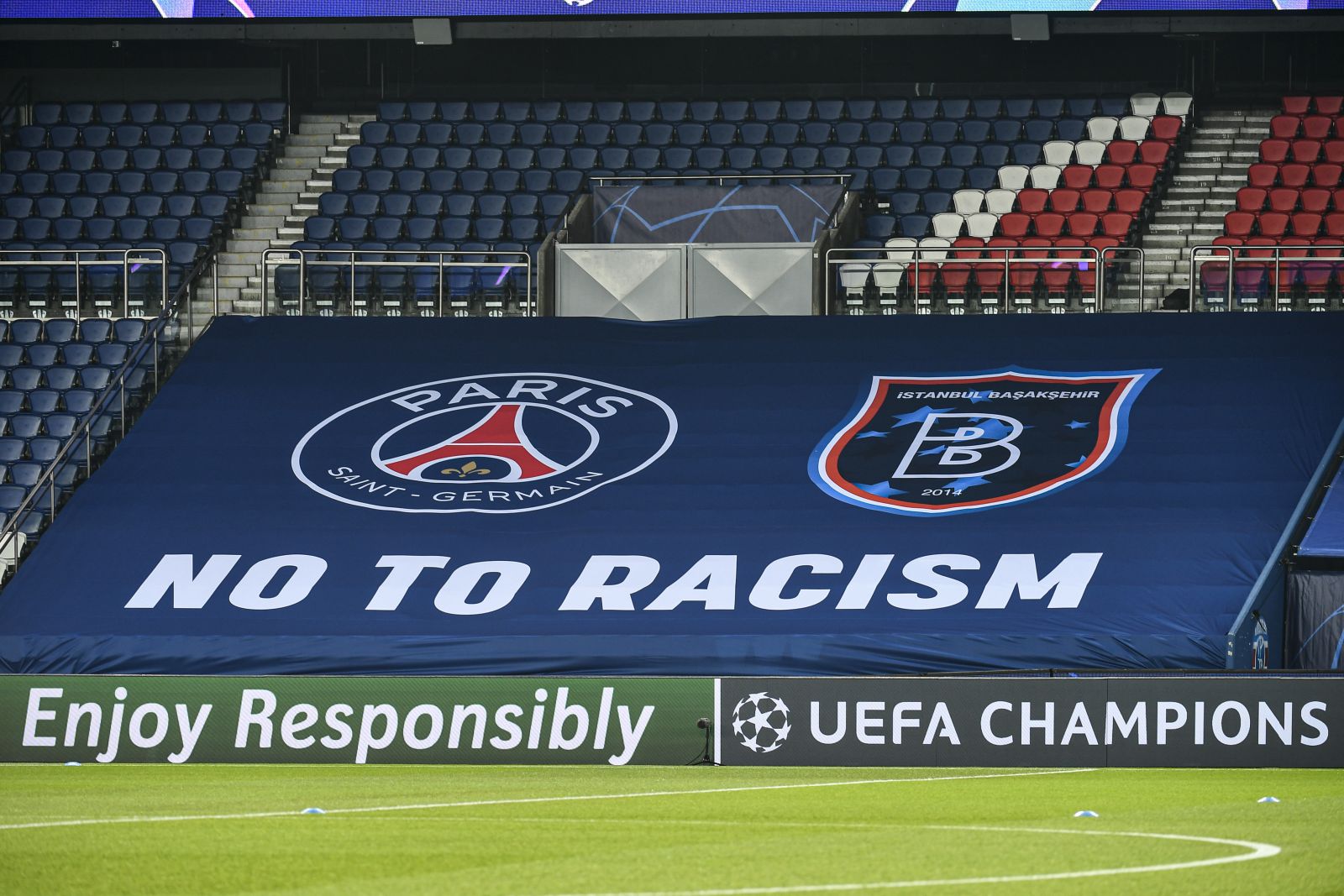 Başakşehir'e dünyadan destek yağdı