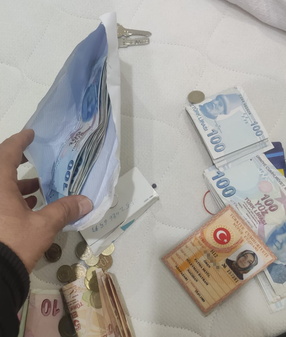 İzmir'de FETÖ'nün hücre evlerine baskın: 35 gözaltı