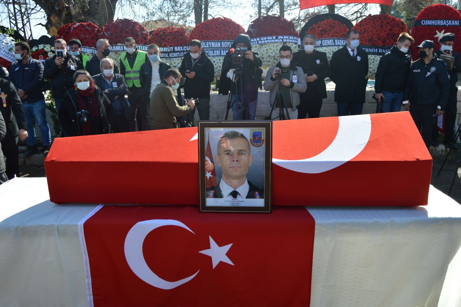 Şehit annesinin feryadı yürek yaktı: Hastalık var diye sarılamadım yavrum