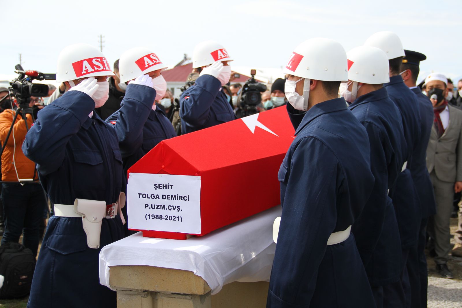 Bitlis şehitlerine veda