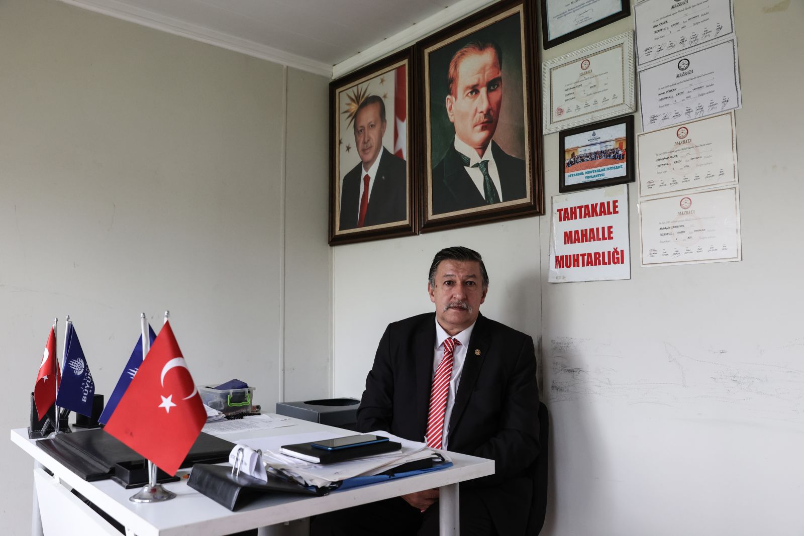 Gündüzleri binlerce kişiyi ağırlayan Tahtakale'de 15 kişi ikamet ediyor