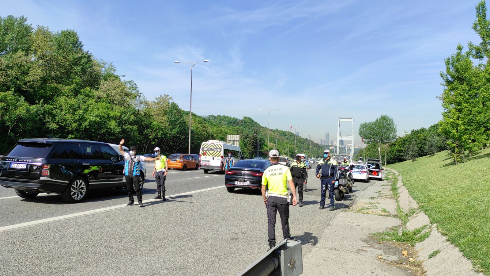 İstanbul'da 'çakarlı araç' denetimi yapıldı İstanbul'da 'çakarlı araç' denetimi yapıldı