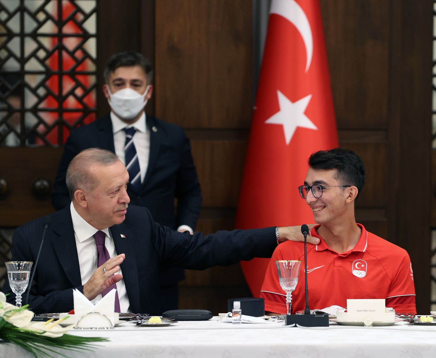 Cumhurbaşkanı Erdoğan madalya alan sporcularla buluştu: Başarılar tarihe geçmiştir