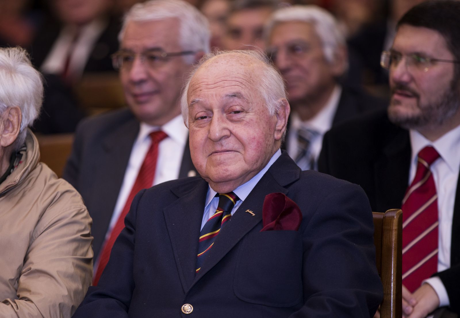 Galatasaray eski başkanı Duygun Yarsuvat hayatını kaybetti Galatasaray eski başkanı Duygun Yarsuvat hayatını kaybetti