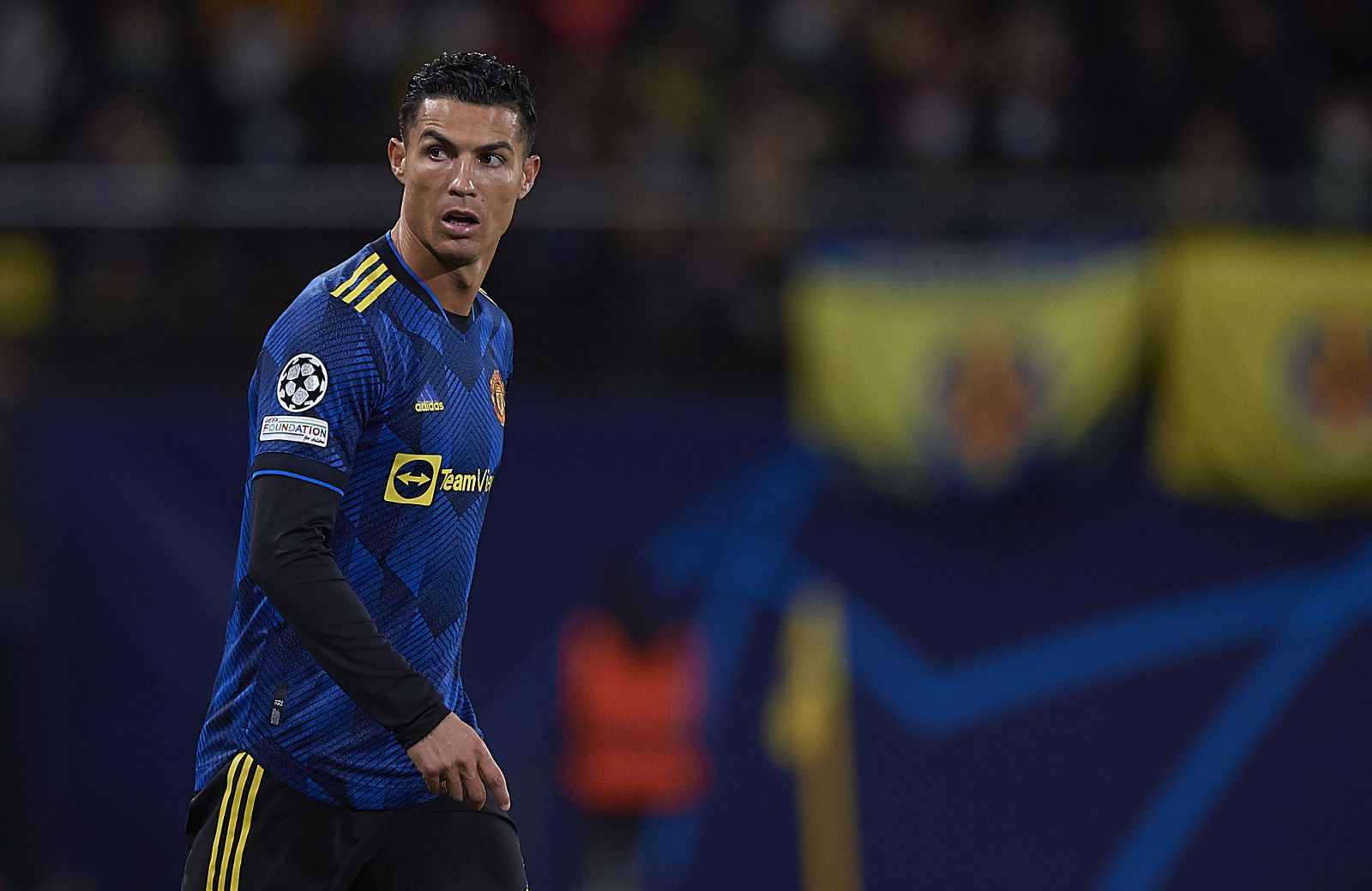 2021 Ballon d'Or ödülünü yine Messi kazandı