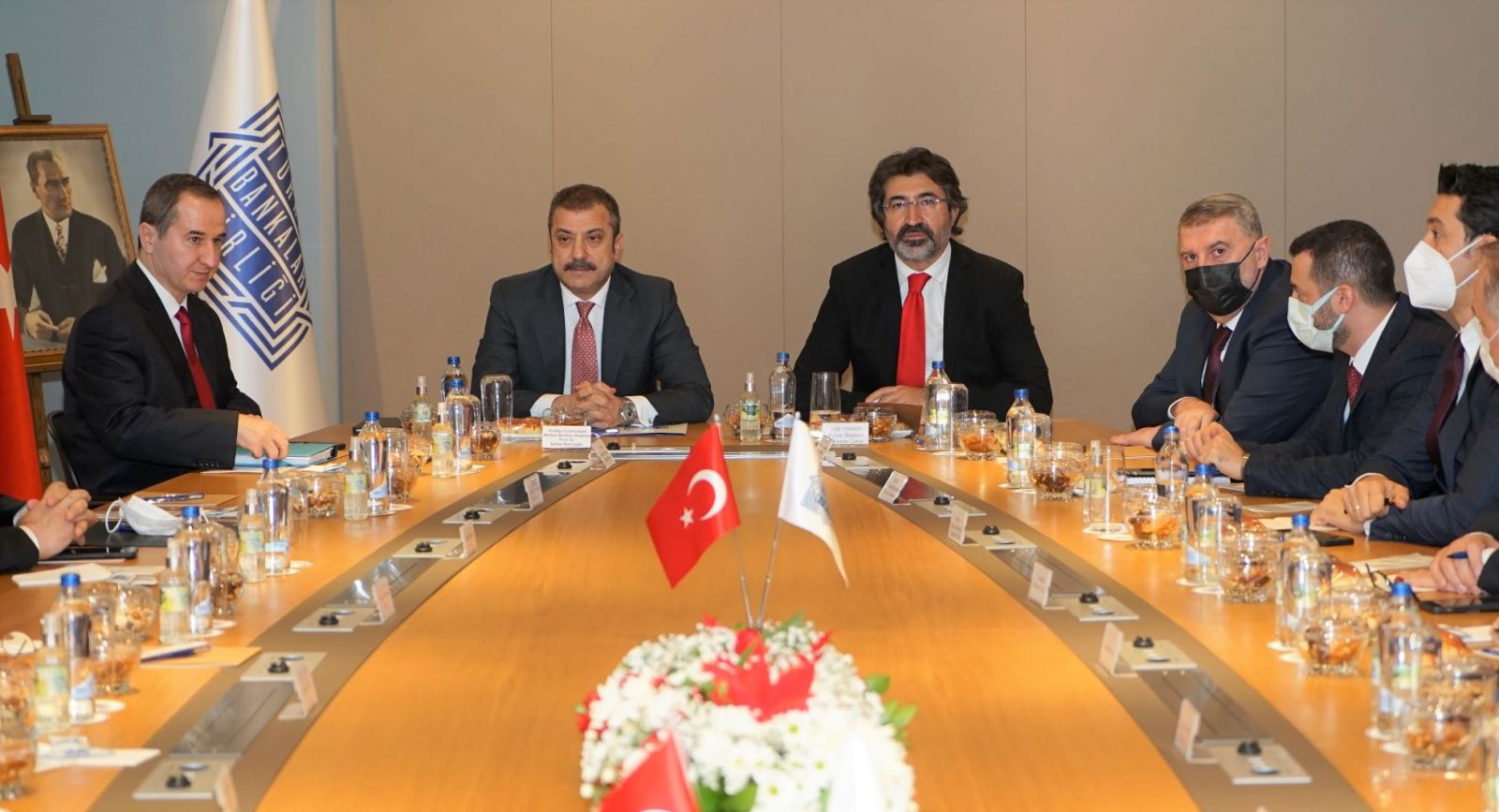 Merkez Bankası Başkanı Kavcıoğlu'ndan kritik görüşme Merkez Bankası Başkanı Kavcıoğlu'ndan kritik görüşme