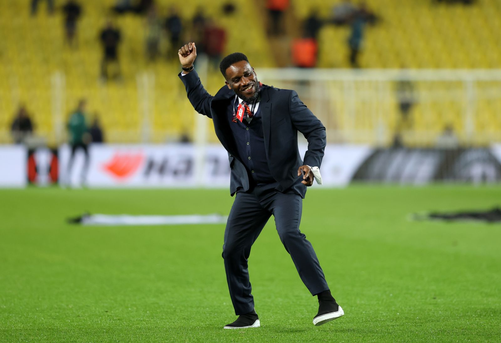 Kadıköy'de Okocha sürprizi Kadıköy'de Okocha sürprizi