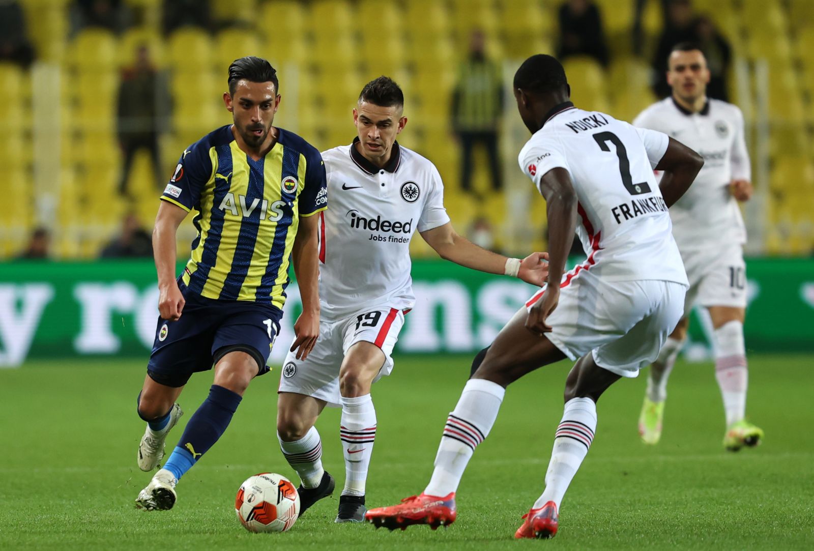 Fenerbahçe, Eintracht Frankfurt ile berabere kaldı Fenerbahçe, Eintracht Frankfurt ile berabere kaldı