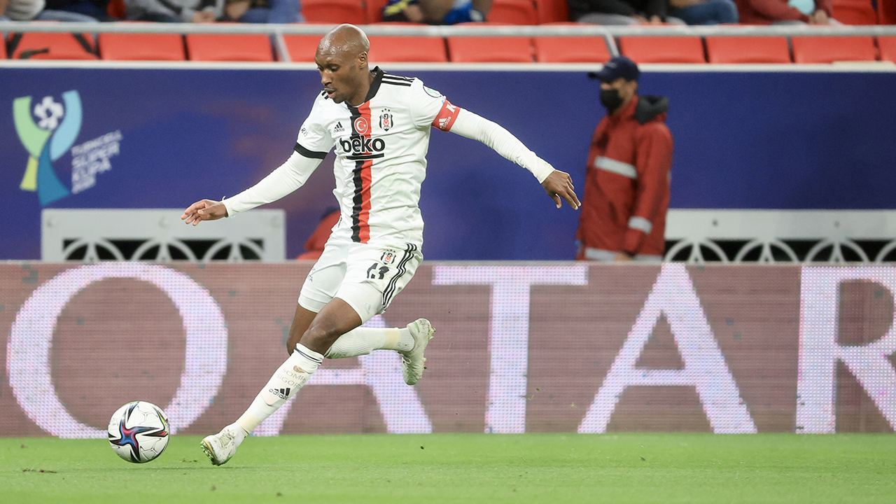 Katar'da Süper Kupa'yı Beşiktaş kaldırdı Katar'da Süper Kupa'yı Beşiktaş kaldırdı