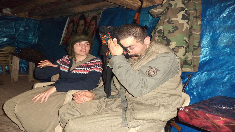 Teröristle fotoğrafı ortaya çıkmıştı, HDP'li Semra Güzel hakkında fezleke hazır Teröristle fotoğrafı ortaya çıkmıştı, HDP'li Semra Güzel hakkında fezleke hazır