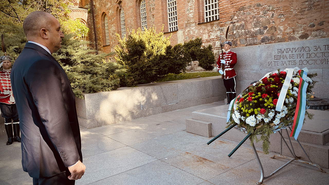 Bulgarlar, Rusya ve Ukrayna için birbirine girdi