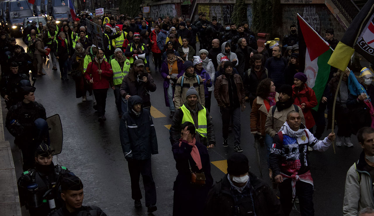 Macron’un Covid testi parasına isyan!