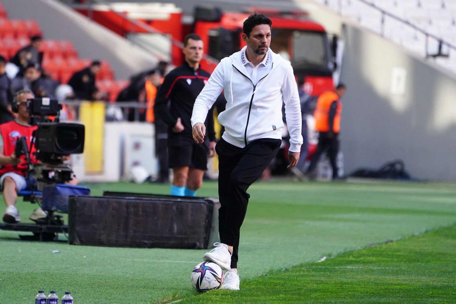 Ya Erol Bulut ya biz... Gaziantep FK'da futbolcular yönetime rest çekti! Ya Erol Bulut ya biz... Gaziantep FK'da futbolcular yönetime rest çekti!