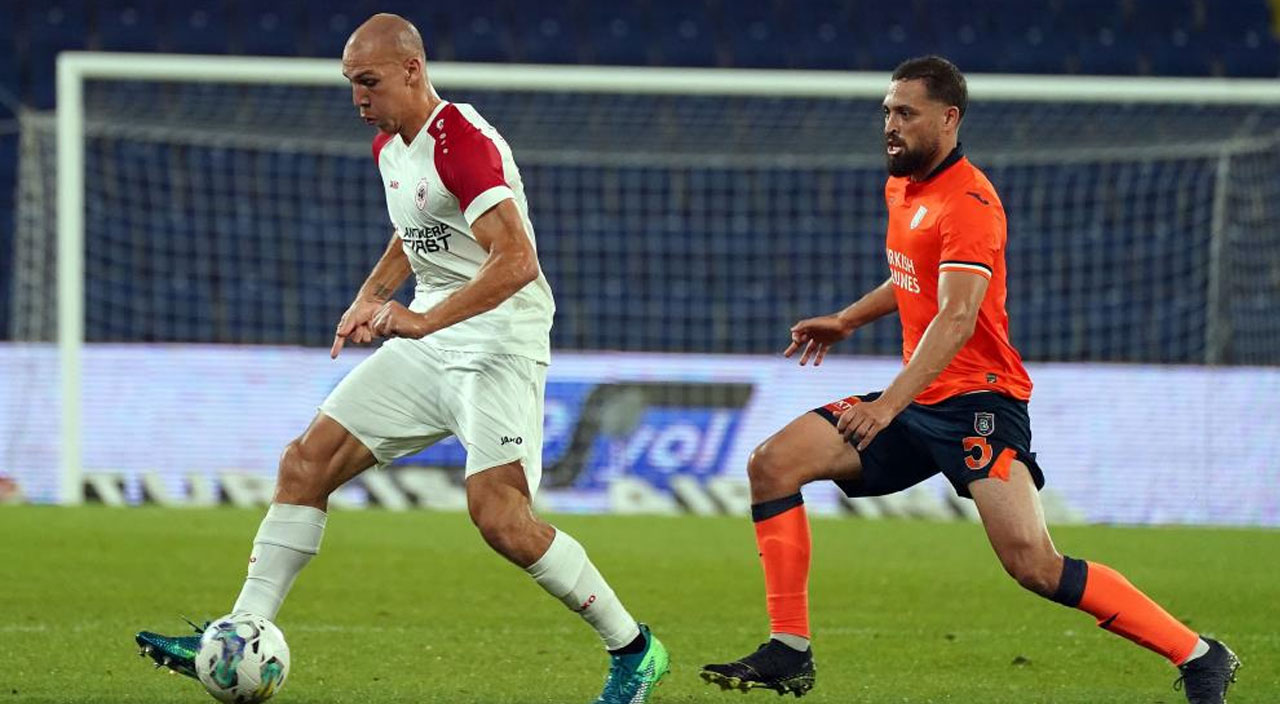 Medipol Başakşehir Royal Antwerp ile 1-1 berabere kaldı! 87'de kaçan galibiyet... Medipol Başakşehir Royal Antwerp ile 1-1 berabere kaldı! 87'de kaçan galibiyet...