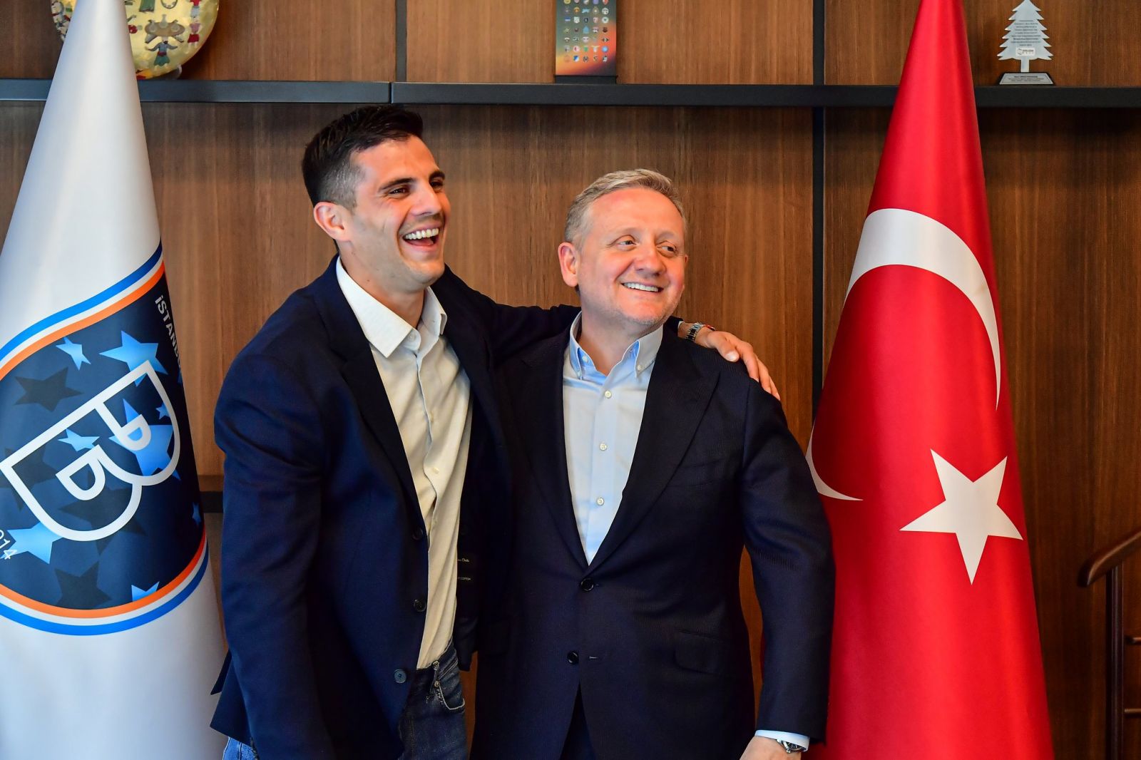 Medipol Başakşehir Danijel Aleksic’le 3 yıl uzattı Medipol Başakşehir Danijel Aleksic’le 3 yıl uzattı
