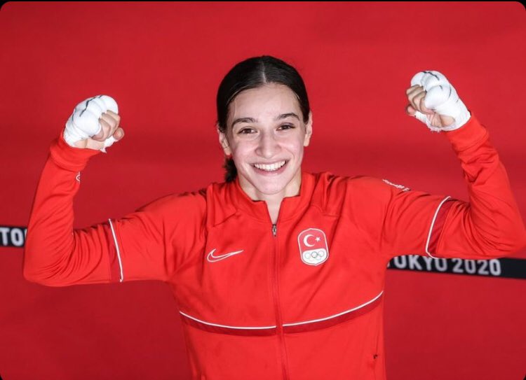 Dünya Kadınlar Boks Şampiyonası devam ediyor... Busenaz Sürmeneli ilk maçında galip Dünya Kadınlar Boks Şampiyonası devam ediyor... Busenaz Sürmeneli ilk maçında galip