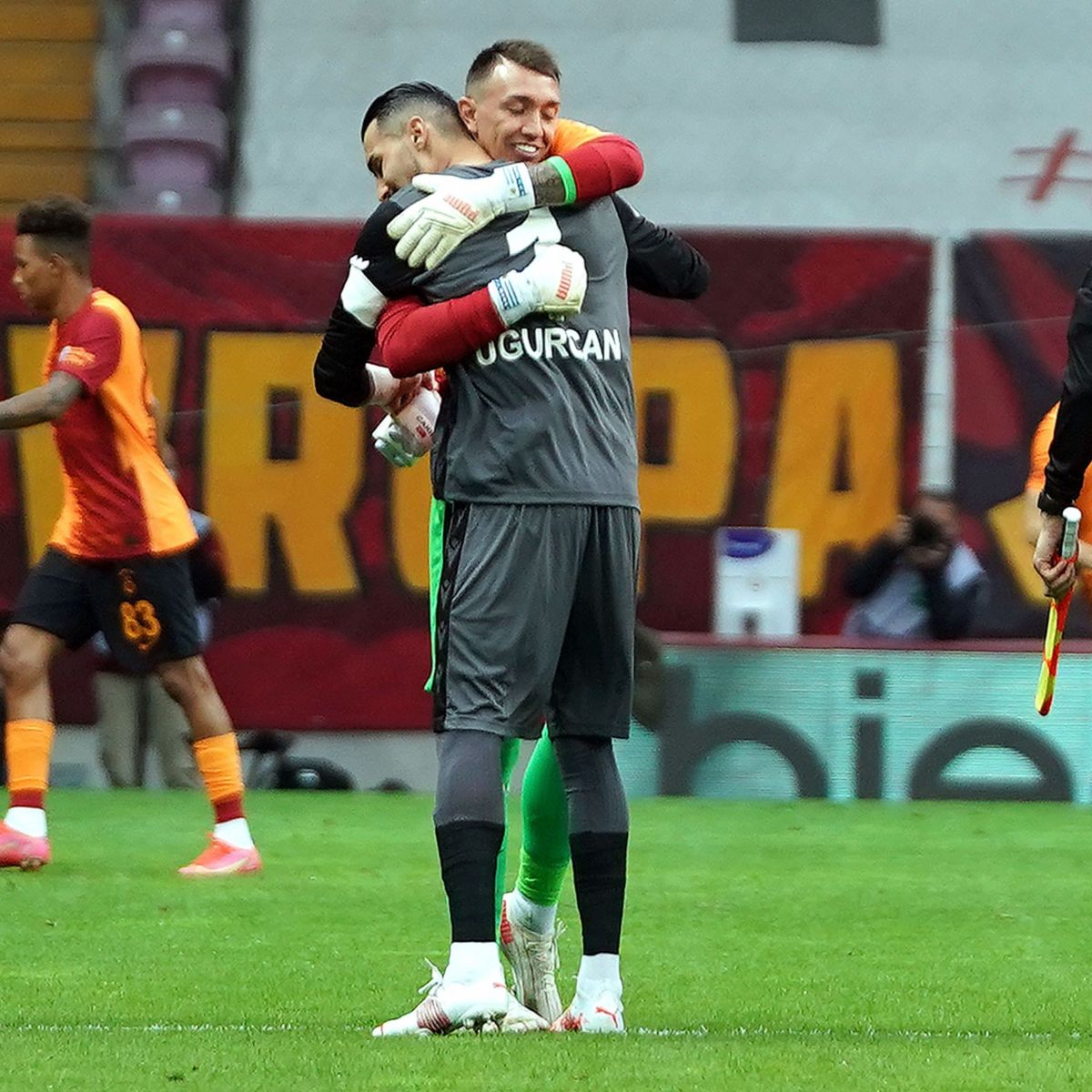 Uğurcan Çakır Trabzonspor'a veda etti:  Uğurcan Çakır Trabzonspor'a veda etti: