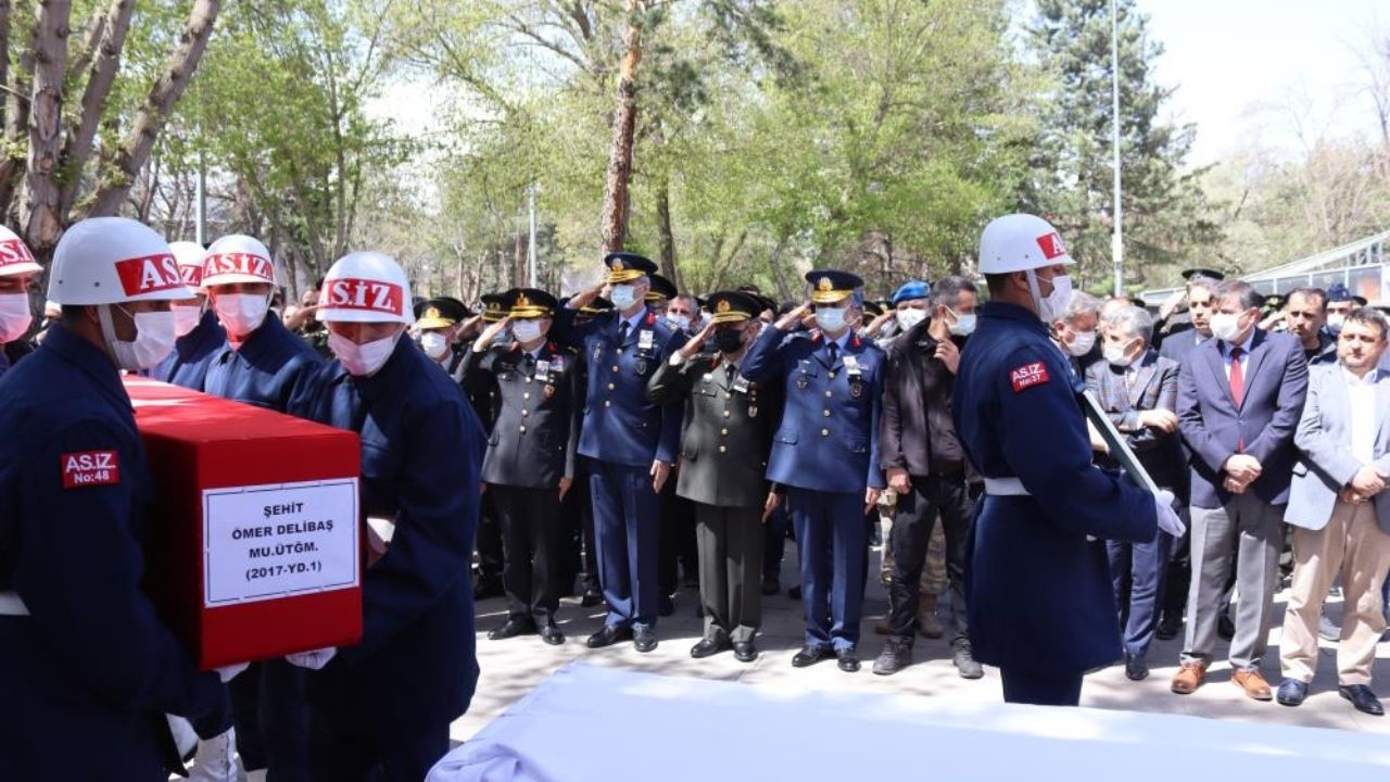 Pençe-Kilit şehidi Ömer Delibaş gözyaşları içinde son yolculuğuna uğurlandı