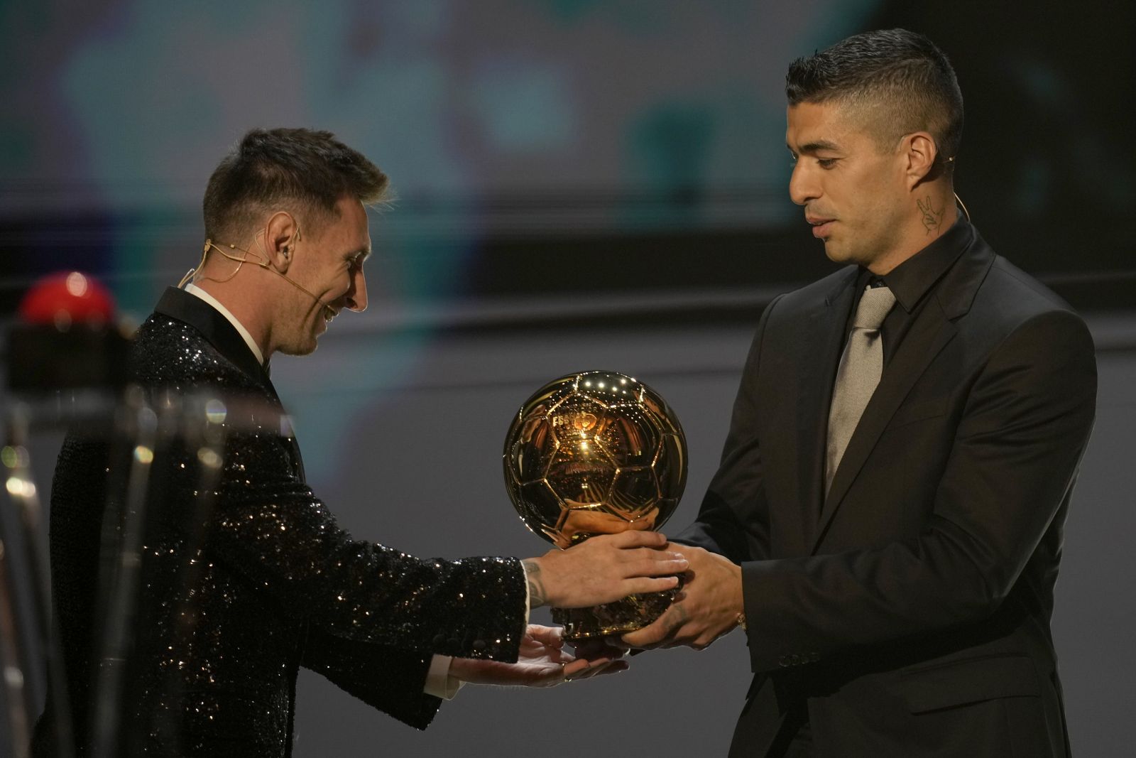 2021 Ballon d'Or ödülünü yine Messi kazandı