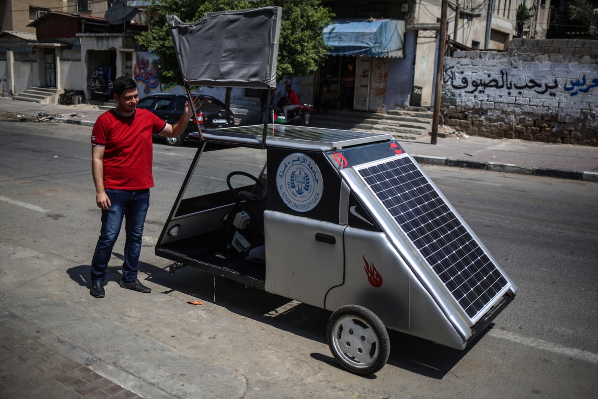 Gazze'nin ilk güneş enerjili aracı
