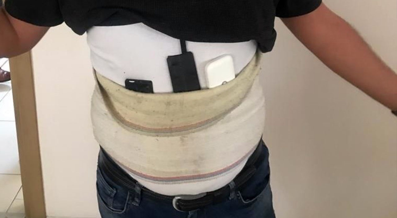 Sınava kopya düzeneği ile giren şahıslar polis radarına takıldı