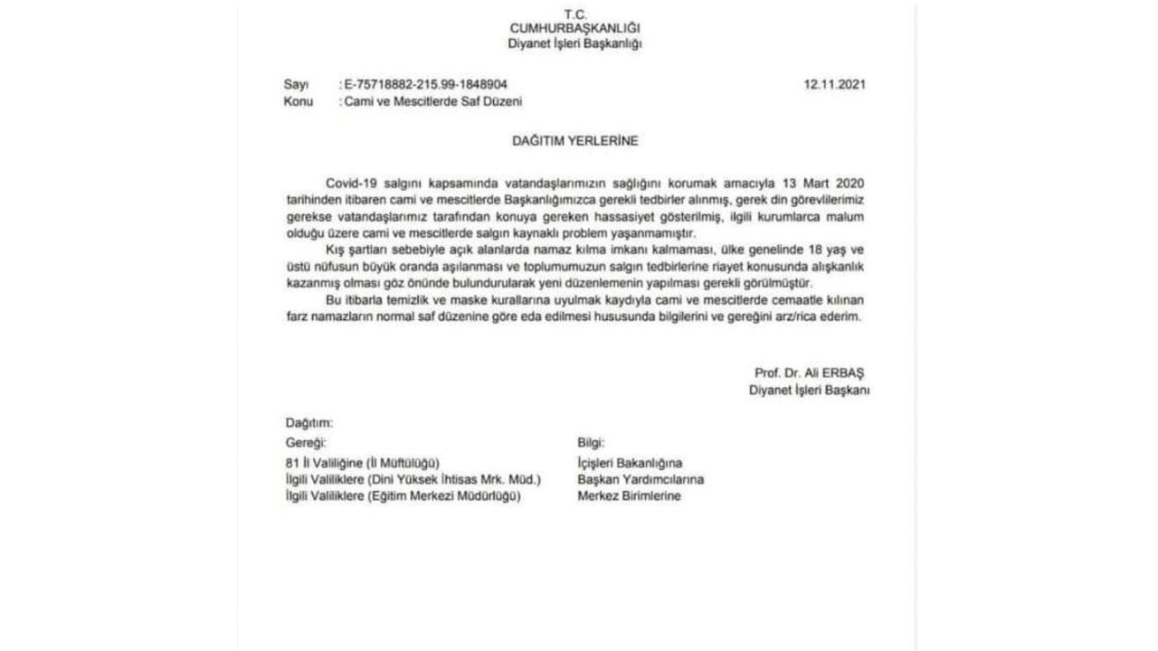 Diyanet'ten 81 ile yeni genelge: Namazda mesafe kuralı kaldırıldı Diyanet'ten 81 ile yeni genelge: Namazda mesafe kuralı kaldırıldı