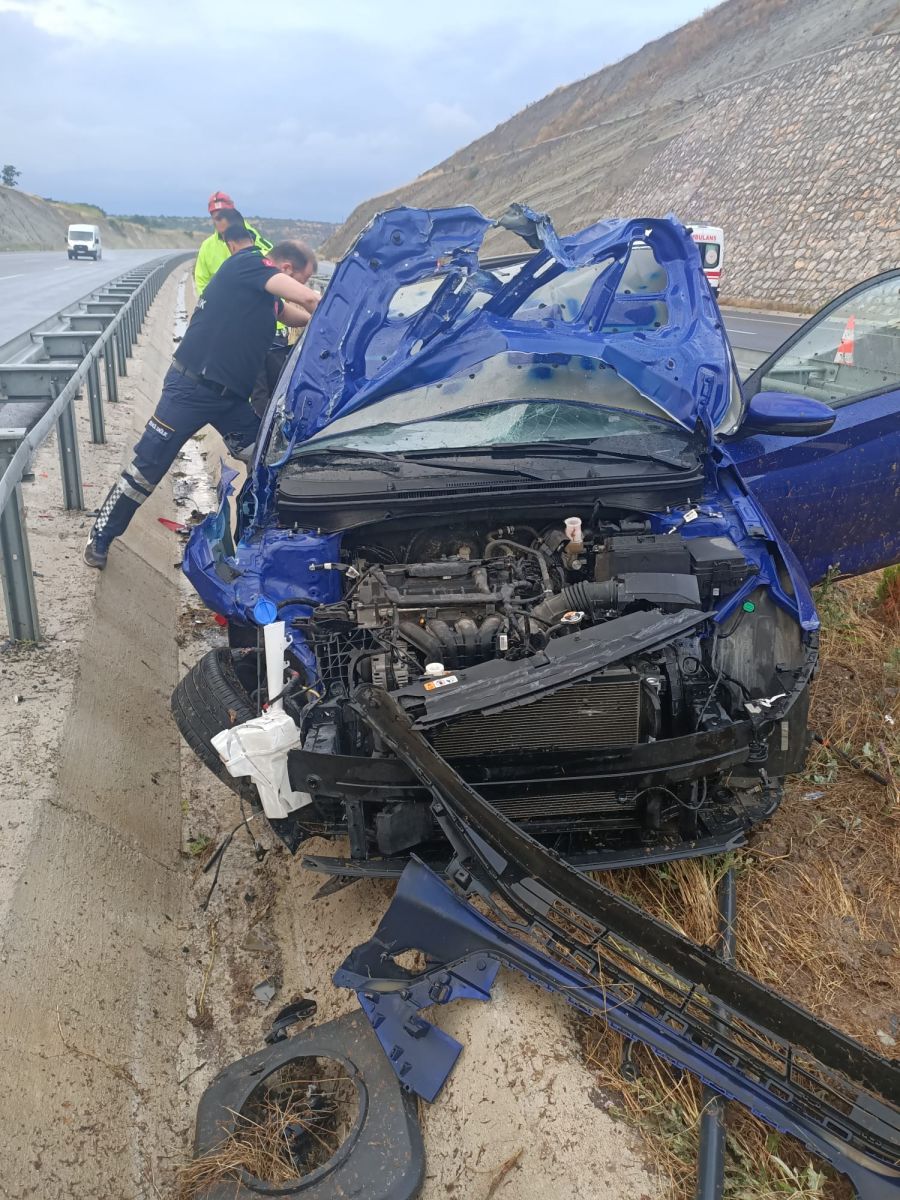 İstanbul-İzmir Otoyolu'nda acı kaza! Genç kadın feci şekilde can verdi