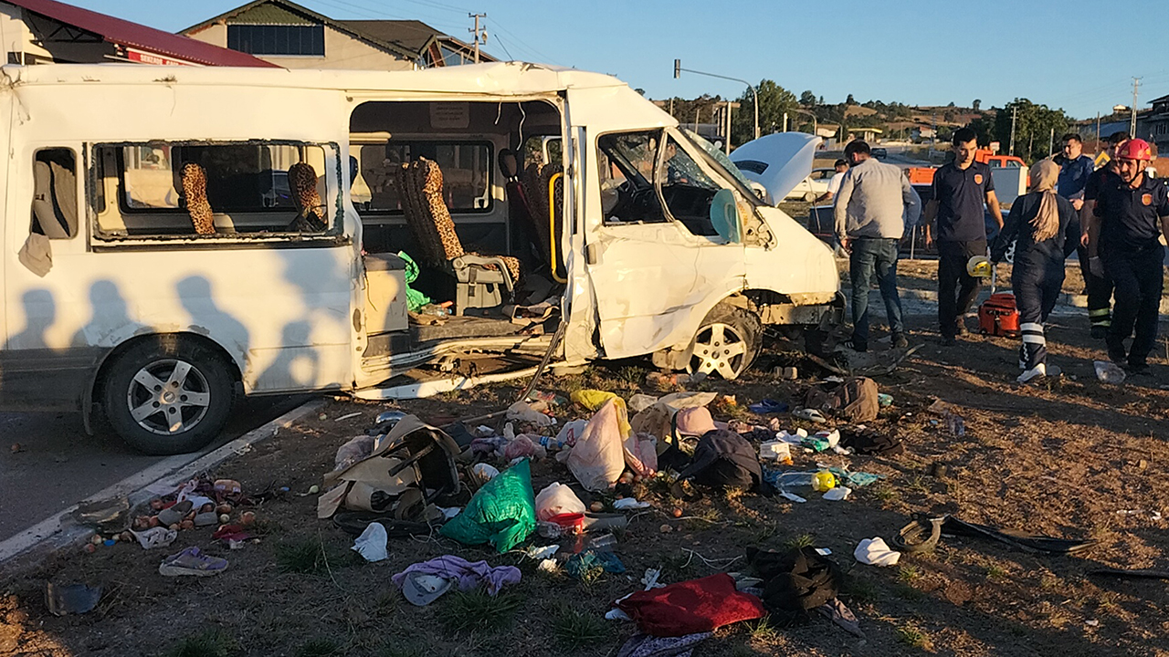 Samsun'da feci kaza: 27 tarım işçisi yaralandı