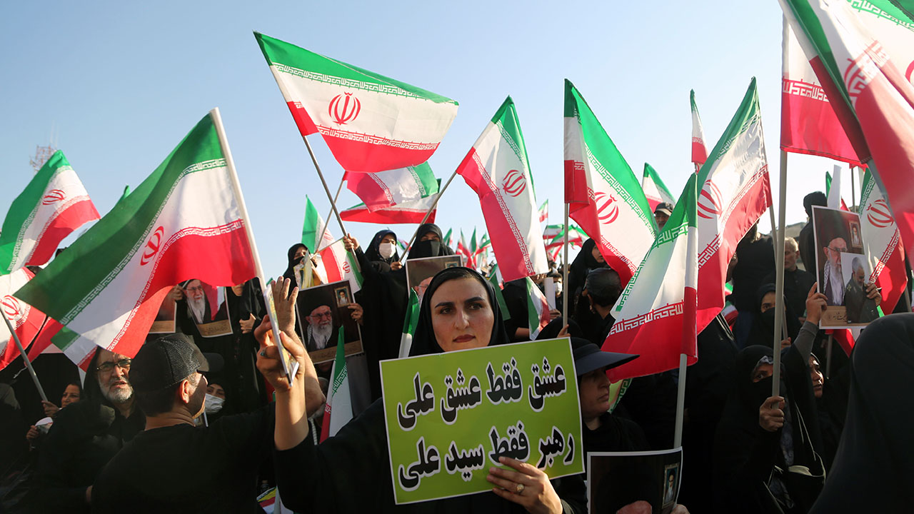 İran'da bu defa yönetim destekçileri ayaklandı