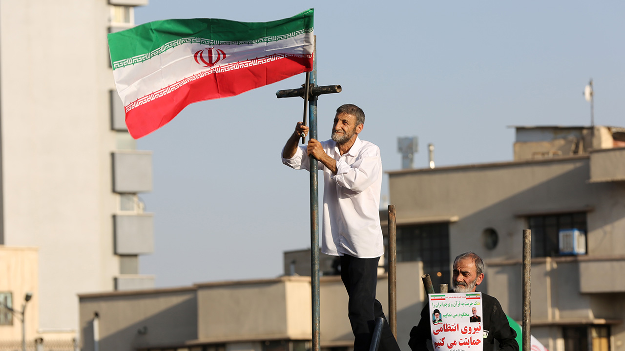 İran'da bu defa yönetim destekçileri ayaklandı