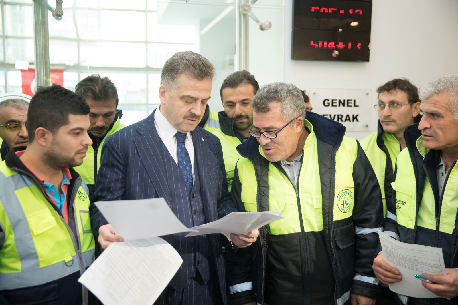 Taşeron işçiye kadro sınavında ne sorulacak? (Taşeron Kadro Başvuruları Son Gün Ne Zaman Bitecek)