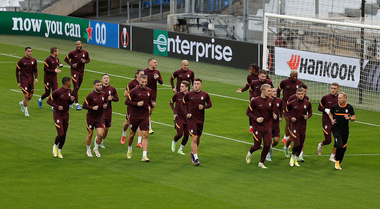 Fatih Terim'den 'ayrılmayı düşünüyor' iddialarına cevap