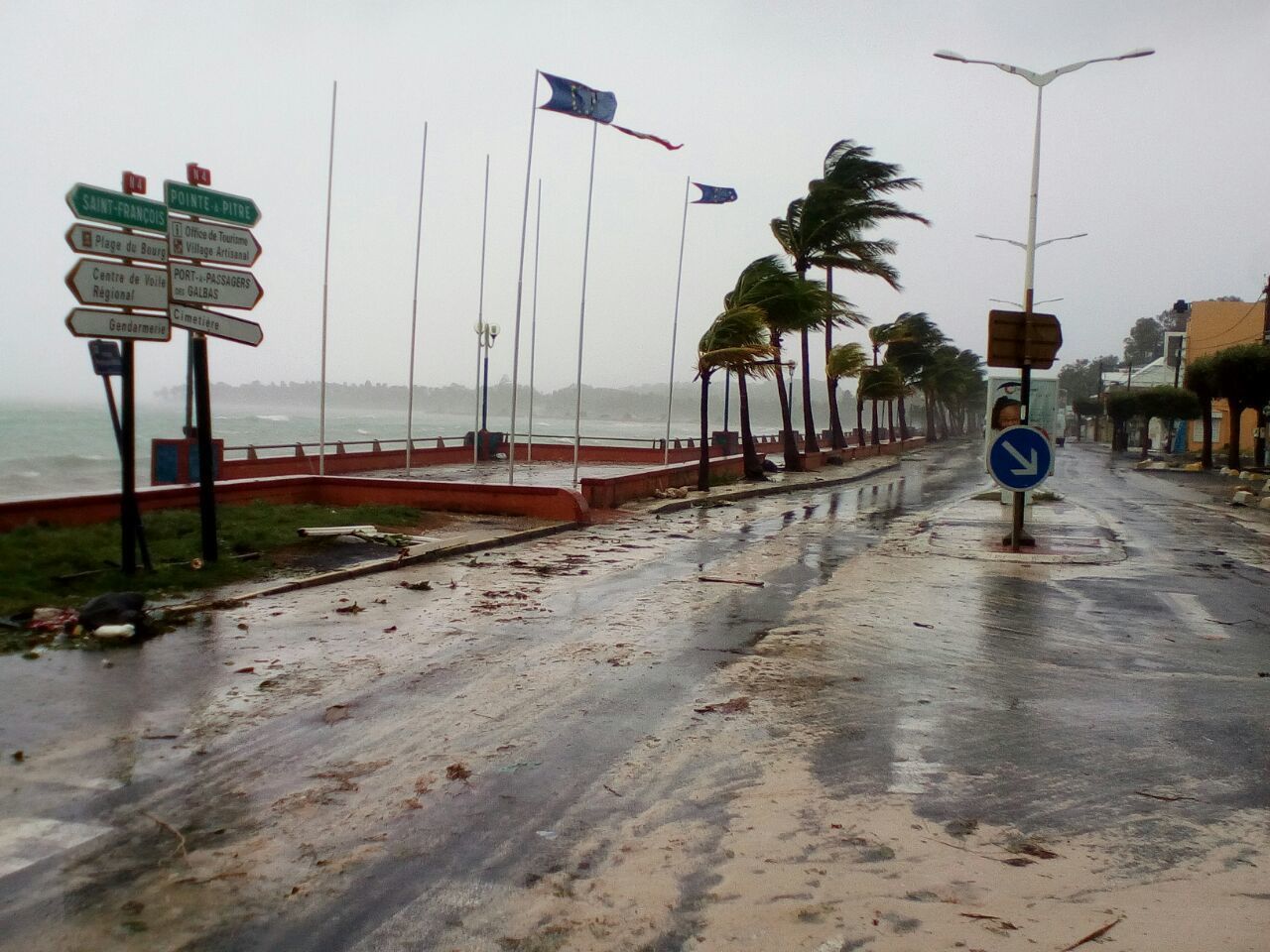 Maria kasırgası Karayipleri vurmaya devam ediyor