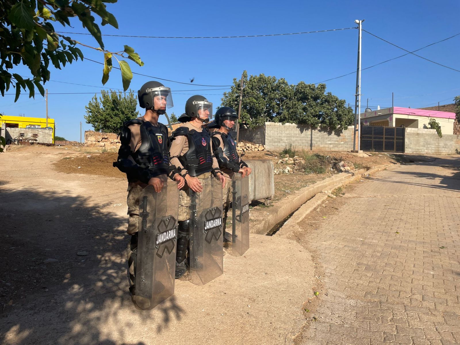 Hatay'da iki aile taş ve sopalarla çatıştı: 1 ölü, 8 yaralı