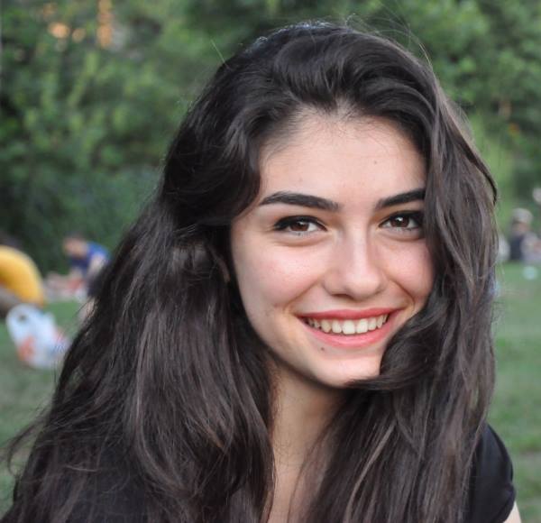 Hazar Ergüçlü PKK ifadesi verdi | Hazar Ergüçlü Kimdir,Kaç Yaşında?