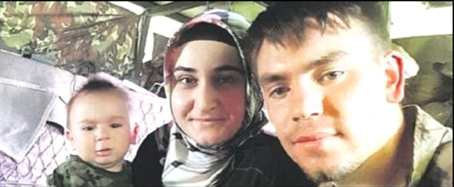 Hakkâri'de şehit düşen anne ve bebeğin hain saldırı öncesi son aile fotoğrafları