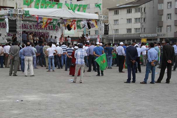 HDP'nin Ağrı'daki mitinginde çekilen görüntü şaşkına çevirdi