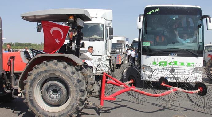 Iğdır'da köylülerden yol eylemi
