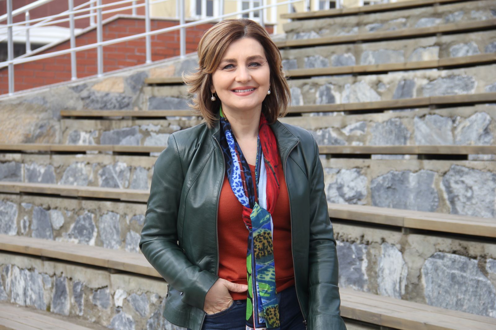 İnci Ertuğrul: Kırk günlük bebeğimi bırakıp işime döndüm