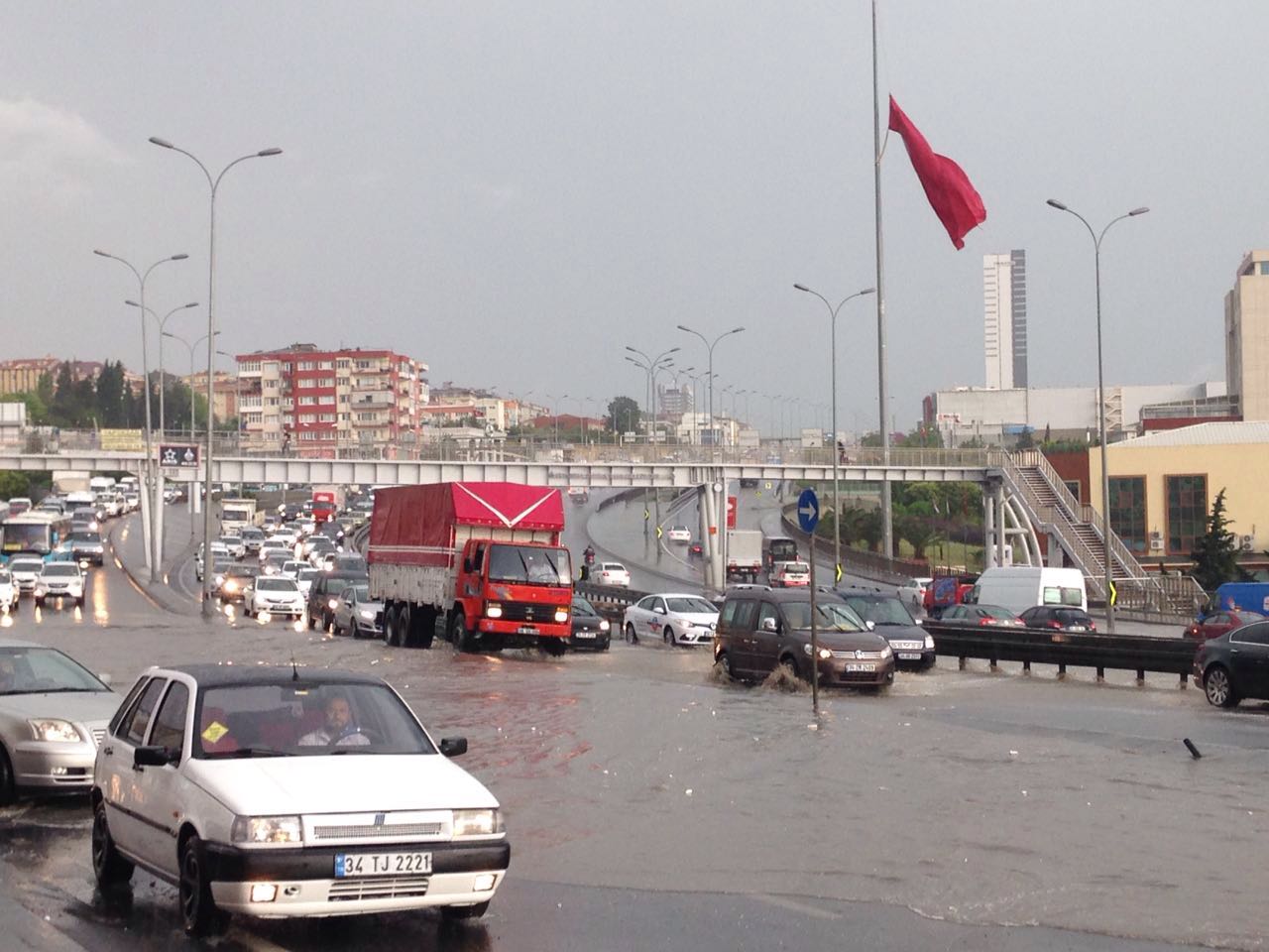 İstanbul'u yağmur vurdu!