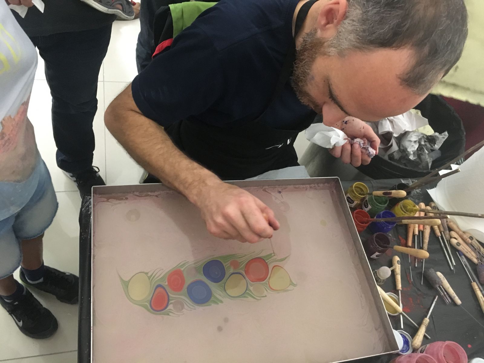 Dünyanın en büyük ebrusu Abu Dabi’de yapıldı