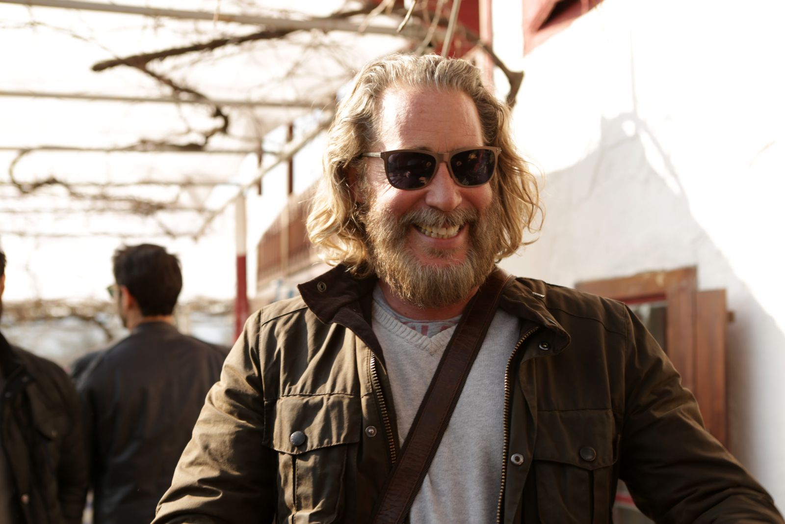 Sinan Albayrak’a sette doğum günü sürprizi