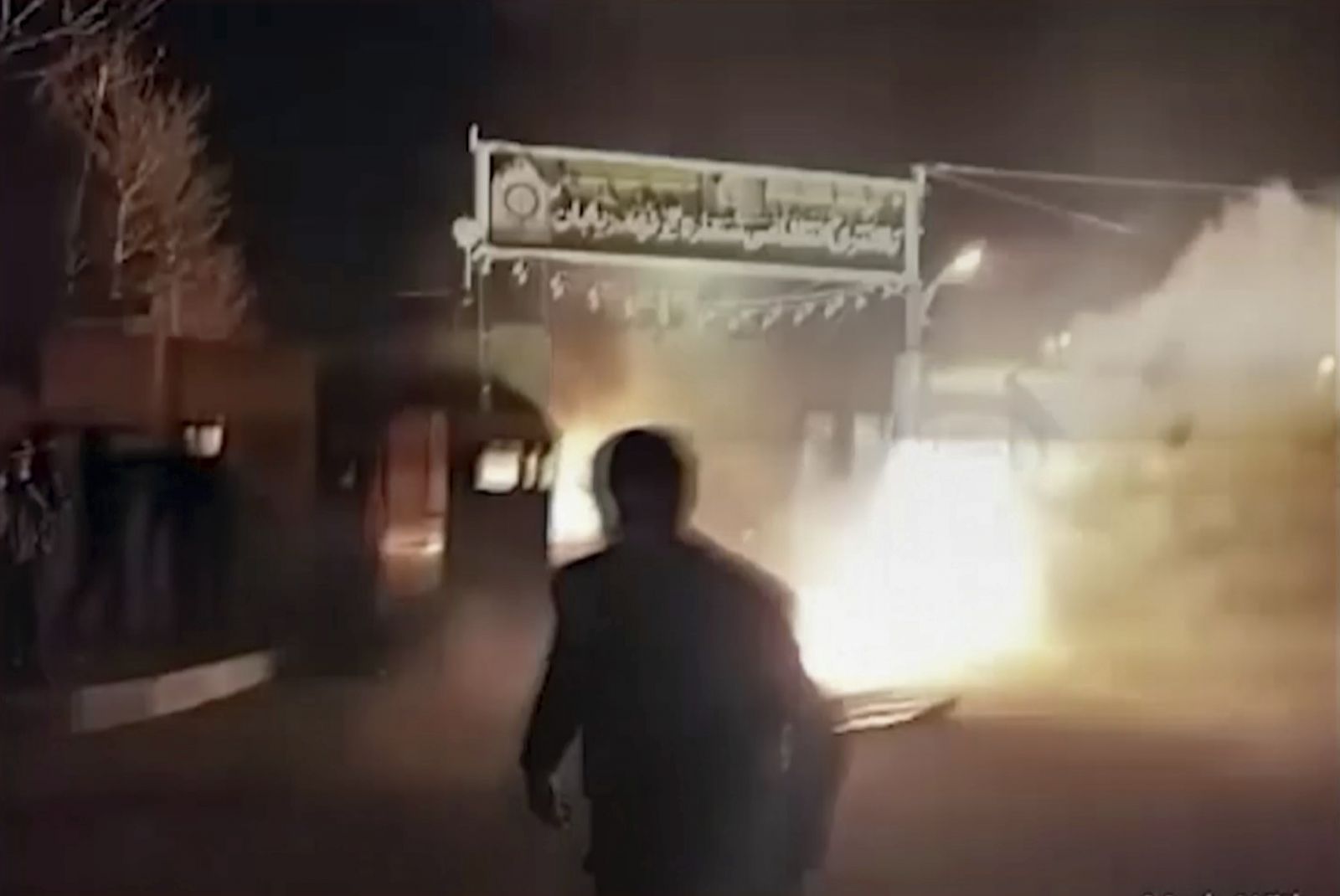 Dünyanın gözü İran'da! Rejim karşıtı gösterilerde ölü sayısı artıyor