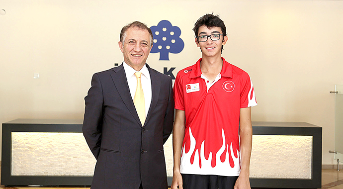 İhlas Koleji ile başarıdan başarıya koşuyorlar