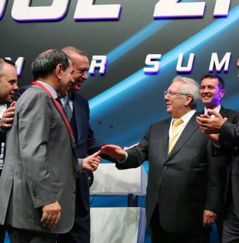 Erdoğan Aziz Yıldırım ile Dursun Özbek'i barıştırdı