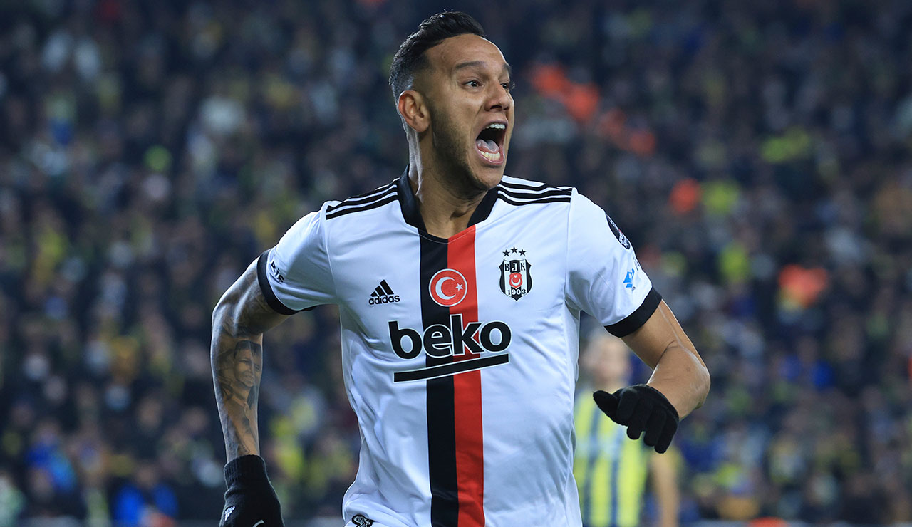 Fenerbahçe-Beşiktaş derbisi 2-2 bitti Fenerbahçe-Beşiktaş derbisi 2-2 bitti